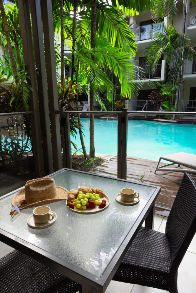 Ground Floor Apartments with Pool Access